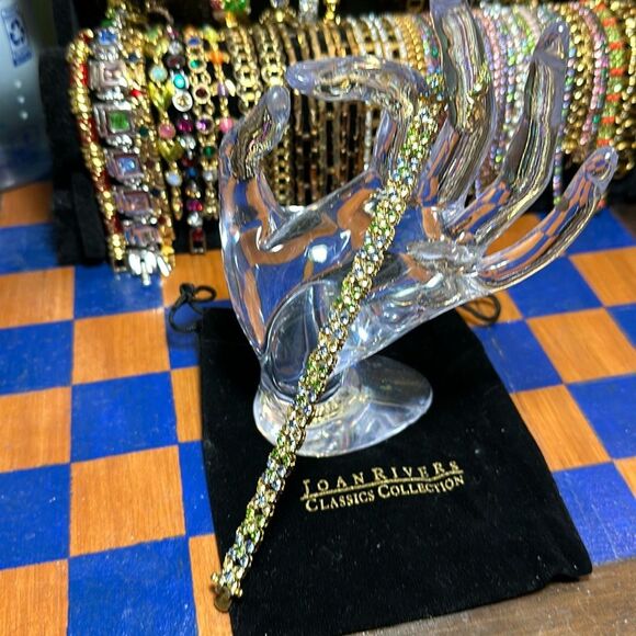 JOAN RIVERS Pastel Flower Bracelet - Picture 1 of 4